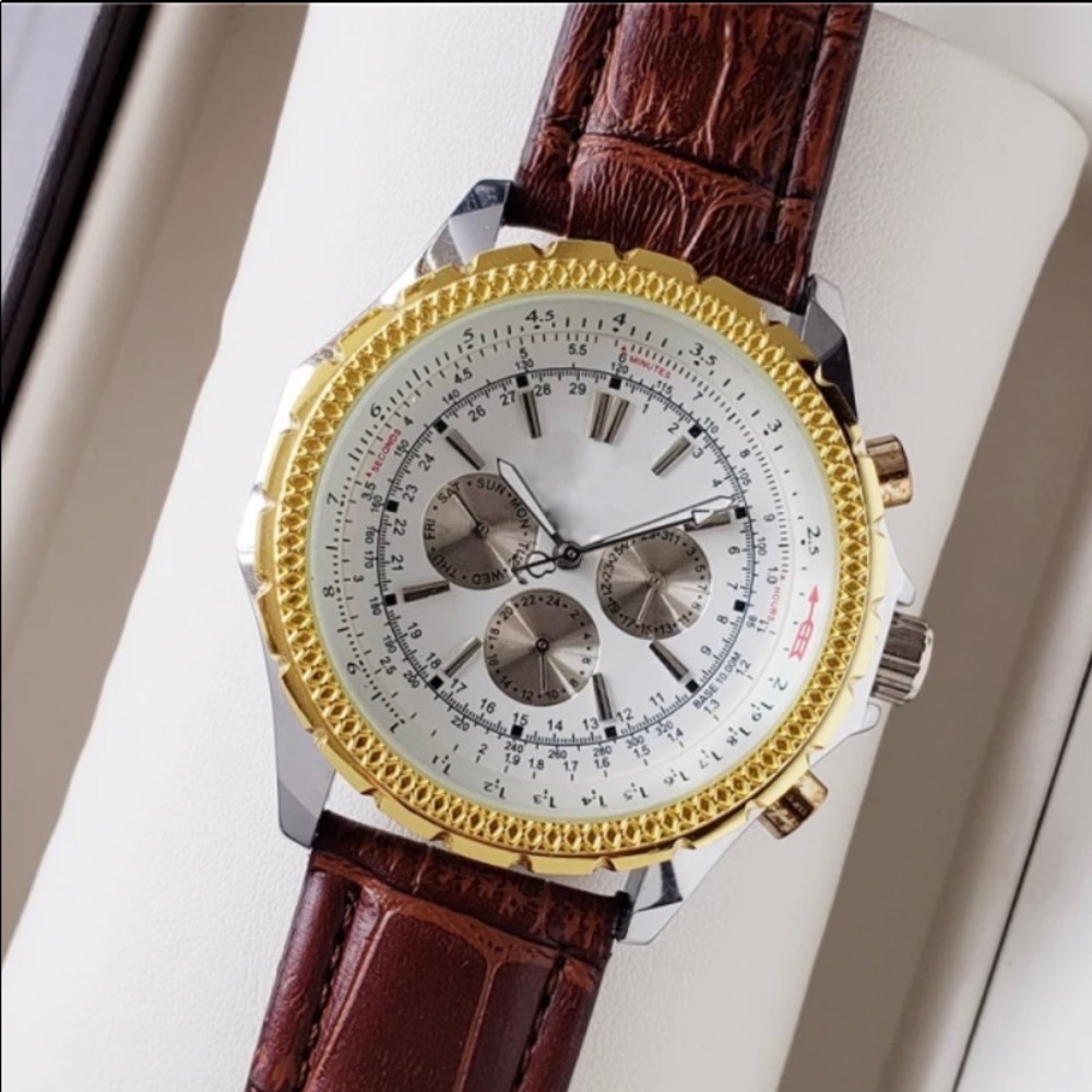Luxury Watch Men’s - B. Navitimer - Picture 14 of 14
